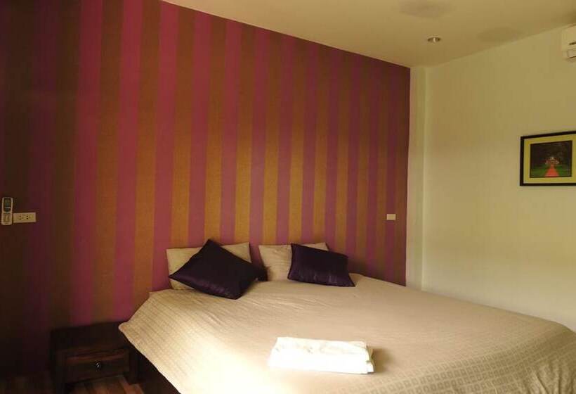 Отель Saparote Hostel