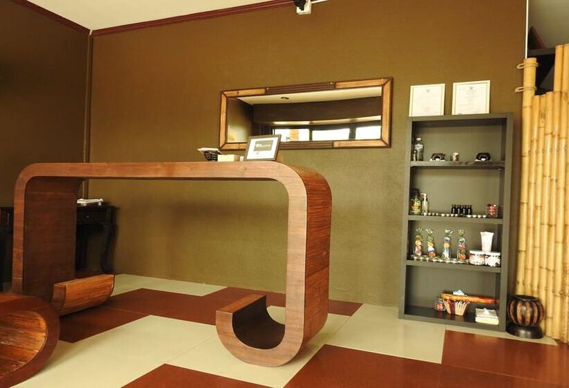 هتل Saparote Hostel