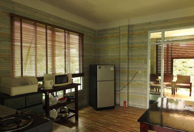 هتل Saparote Hostel