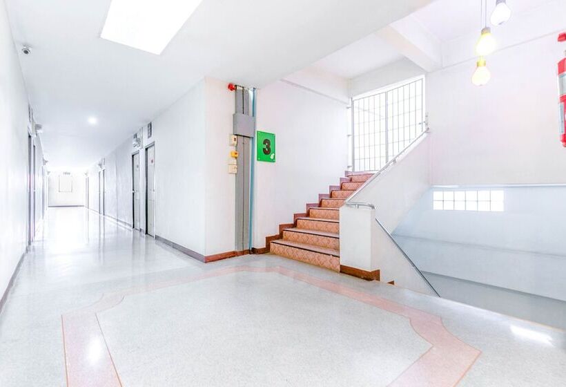 Отель Sathorn Mansion