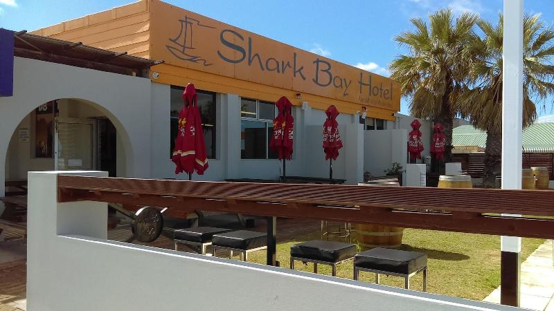 هتل Shark Bay