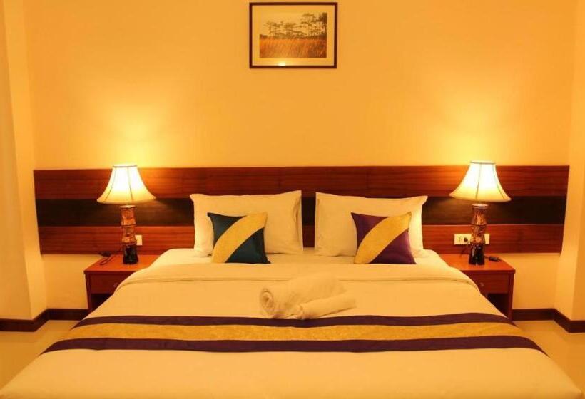 Отель Sirimathani