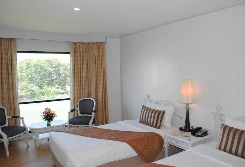 فندق Taweeporn Guest House