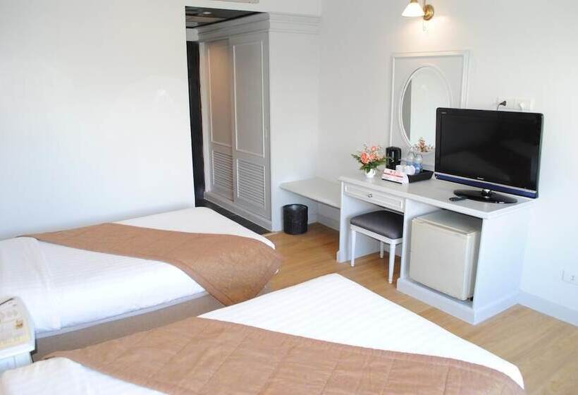 فندق Taweeporn Guest House