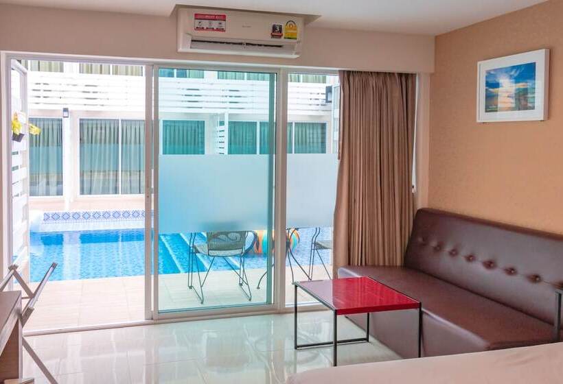 هتل Villa Pool Lay Resort Pattaya
