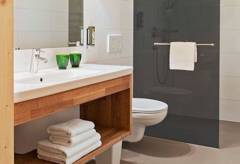 Natürlich Hell. Aparthotel & Camping