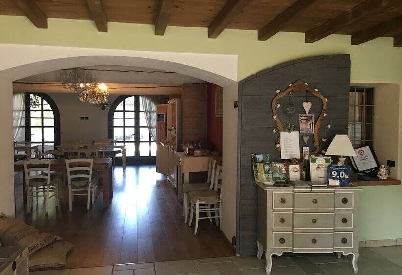 فندق Agriturismo Corte Rocca