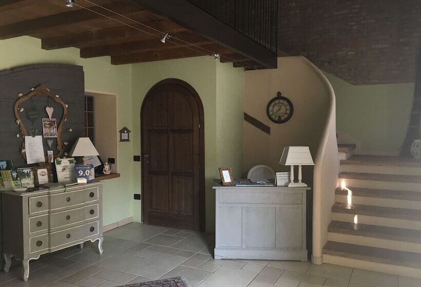 فندق Agriturismo Corte Rocca