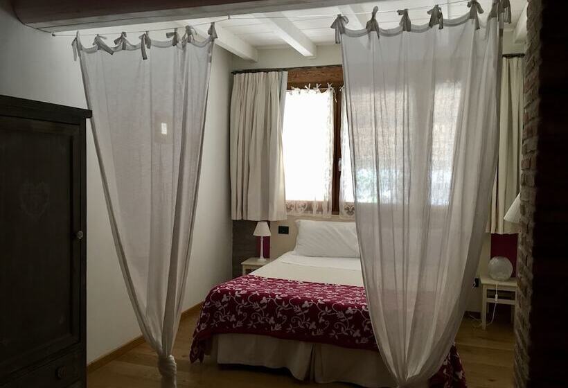 فندق Agriturismo Corte Rocca