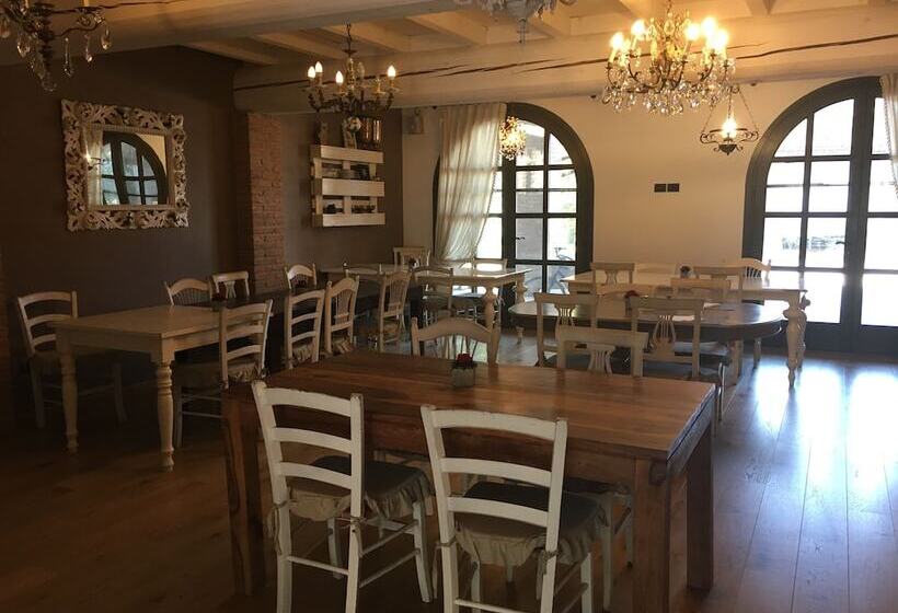 فندق Agriturismo Corte Rocca