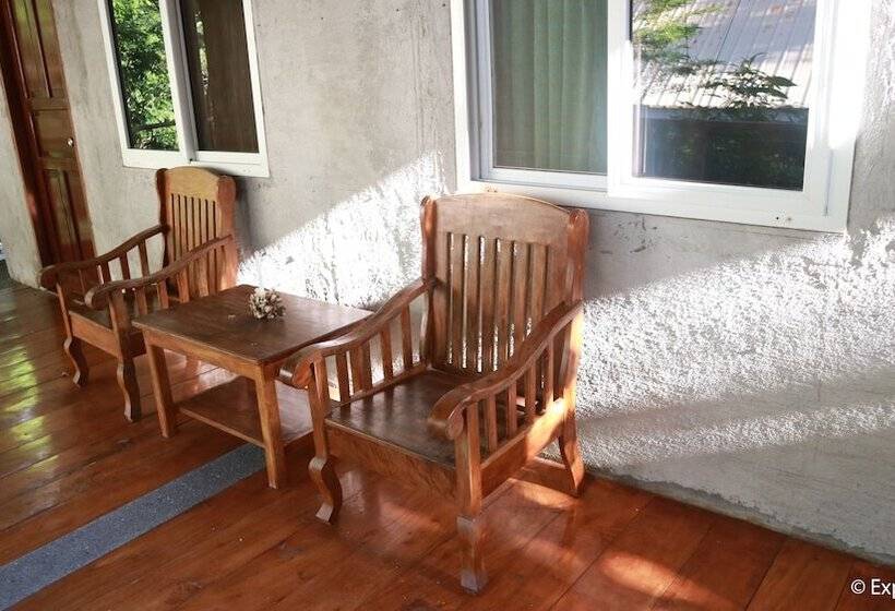 هتل Algen's Dive Resort