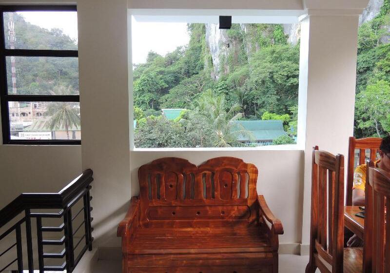 هتل Angelic Tourist Inn