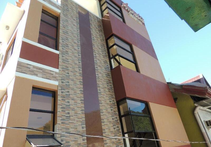 هتل Angelic Tourist Inn