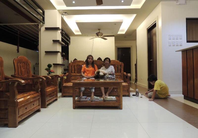 هتل Angelic Tourist Inn