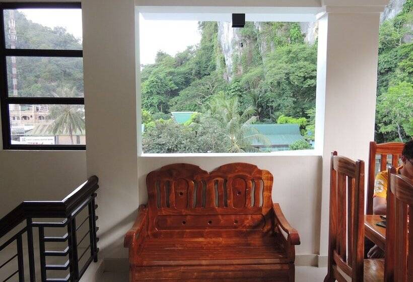 هتل Angelic Tourist Inn