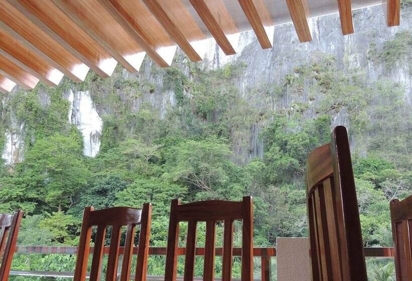 هتل Angelic Tourist Inn