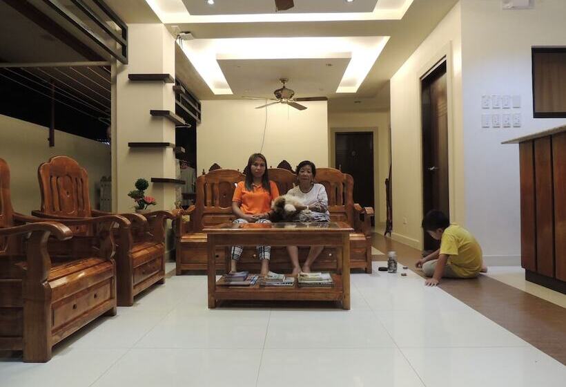 هتل Angelic Tourist Inn