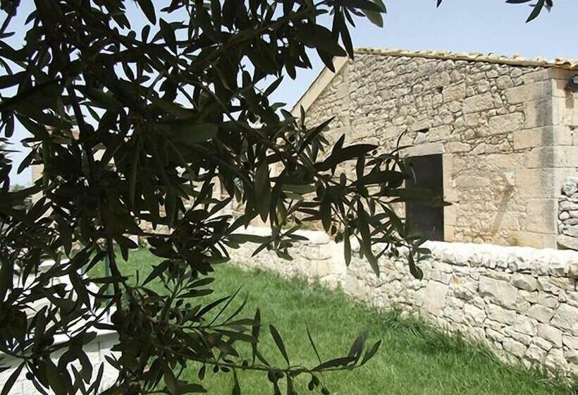 هتل Antica Cascina Resort