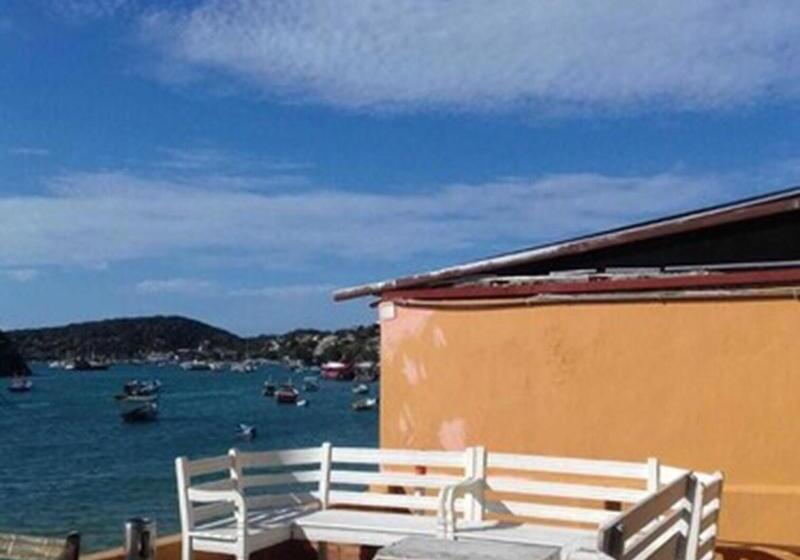 هتل Bamboo Buzios Hostel