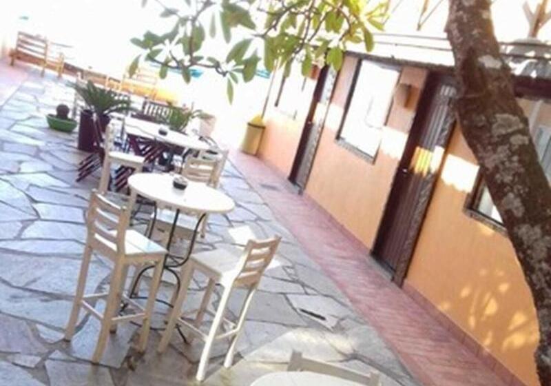 هتل Bamboo Buzios Hostel