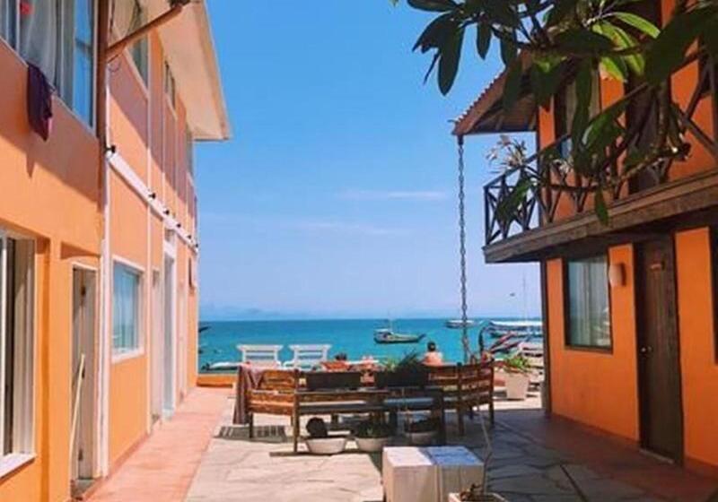 هتل Bamboo Buzios Hostel