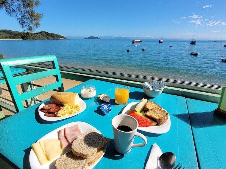 هتل Bamboo Buzios Hostel