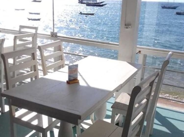 هتل Bamboo Buzios Hostel