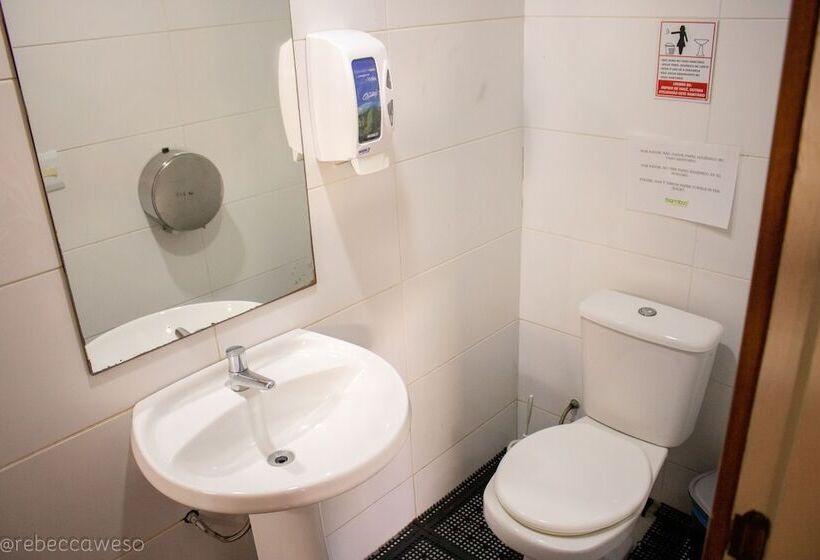 هتل Bamboo Buzios Hostel