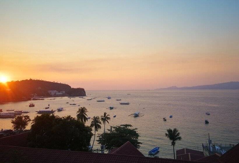 هتل Bellevue Resort Puerto Galera