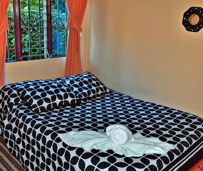 酒店 Cabinas El Pueblo B&b Monteverde