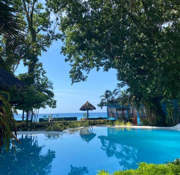 בית מלון כפרי Camiguin Island Golden Sunset Beach Club