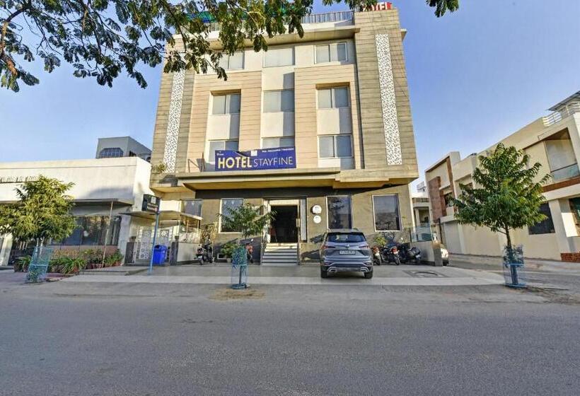 Townhouse Hotel Stay Fine