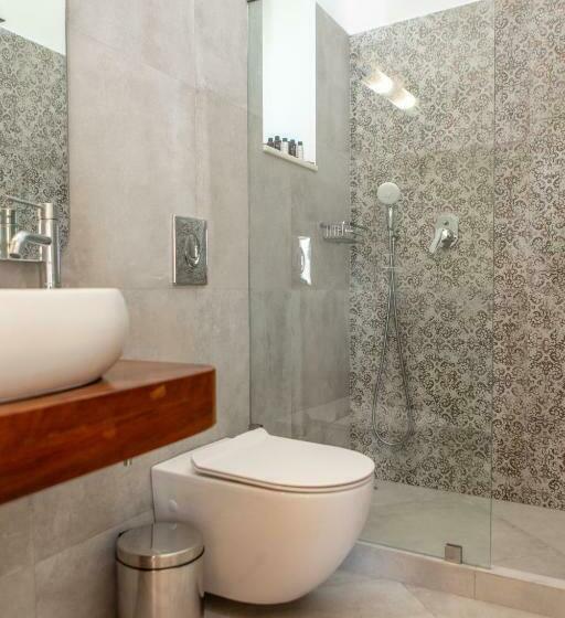 Отель Castle Mansions