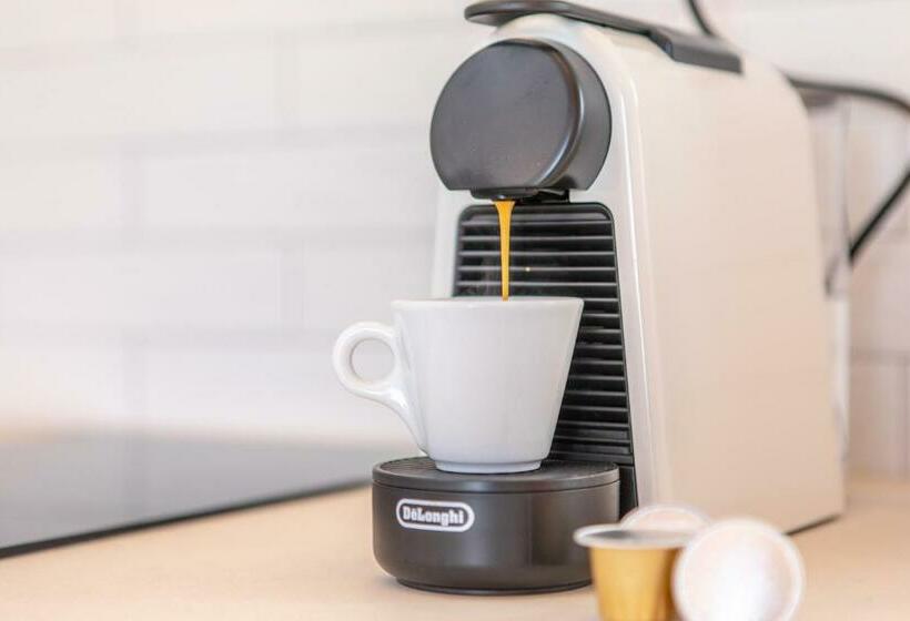 Отель Castle Mansions