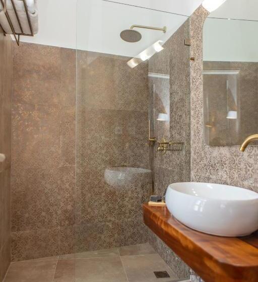 Отель Castle Mansions