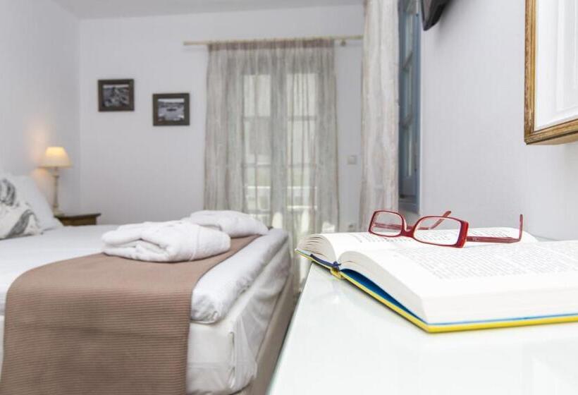 Отель Castle Mansions