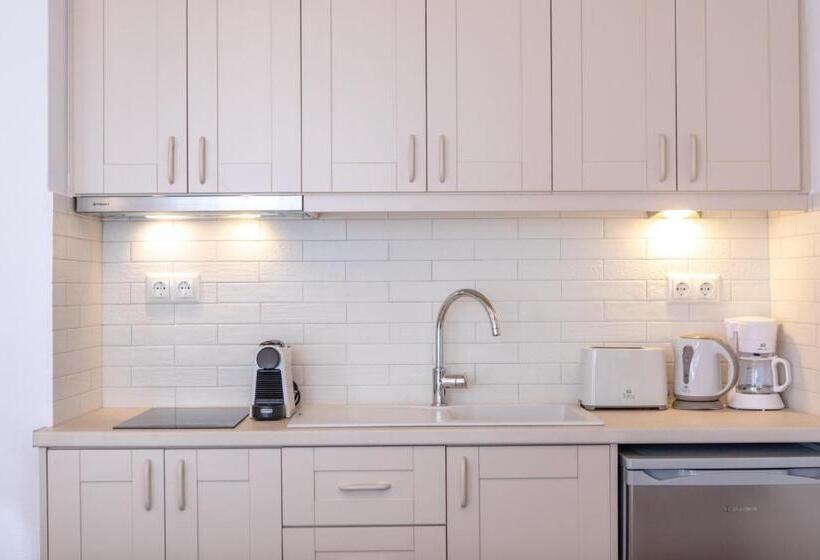 Отель Castle Mansions