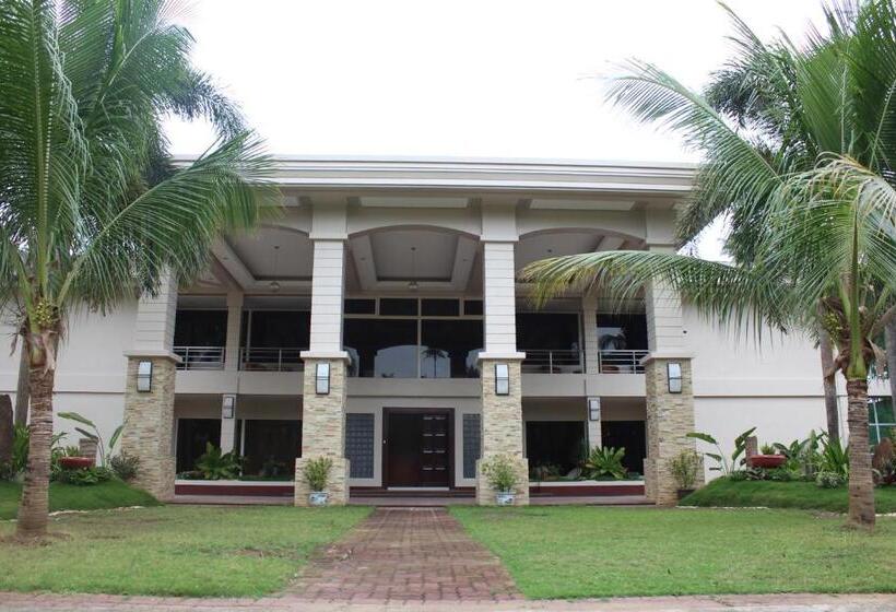 هتل Costa Palawan Resort