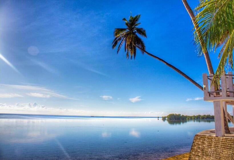 هتل Costa Palawan Resort