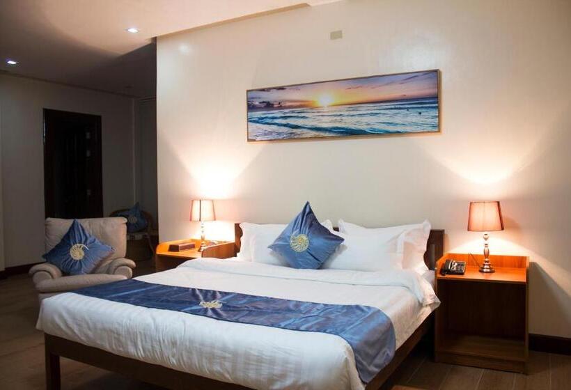 هتل Costa Palawan Resort