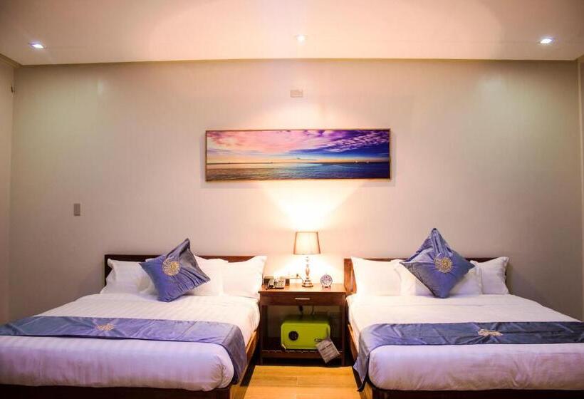 هتل Costa Palawan Resort