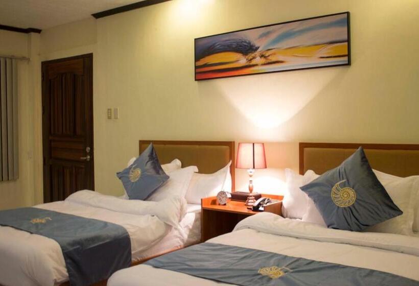 هتل Costa Palawan Resort