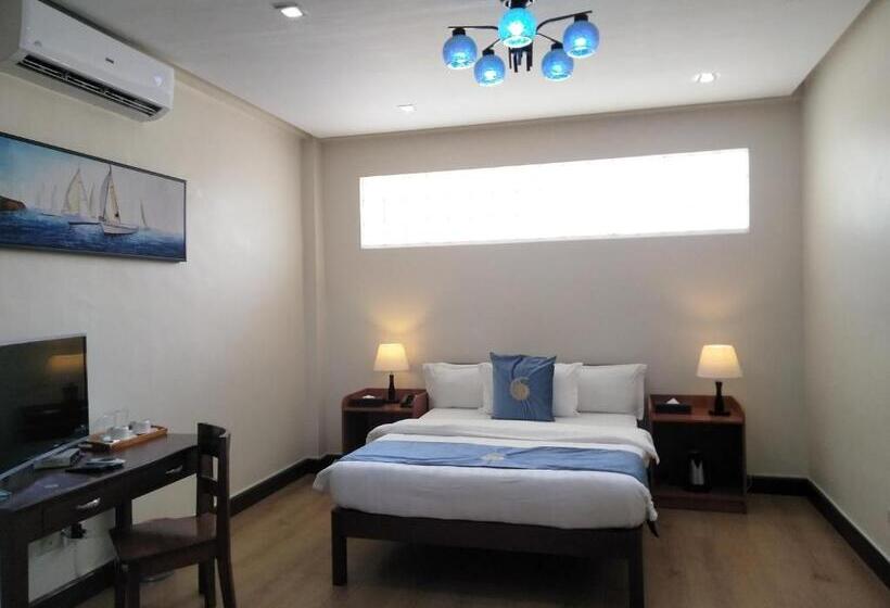 هتل Costa Palawan Resort