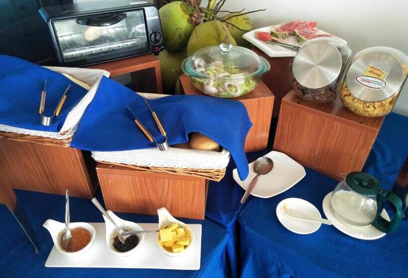 هتل Costa Palawan Resort