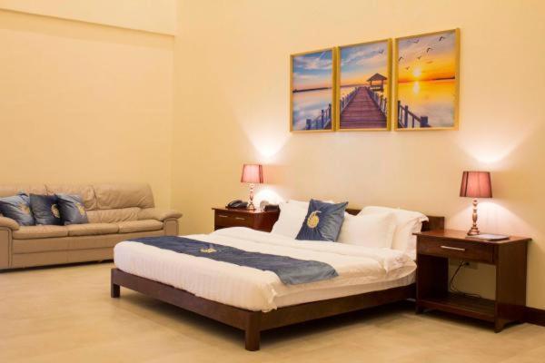 هتل Costa Palawan Resort