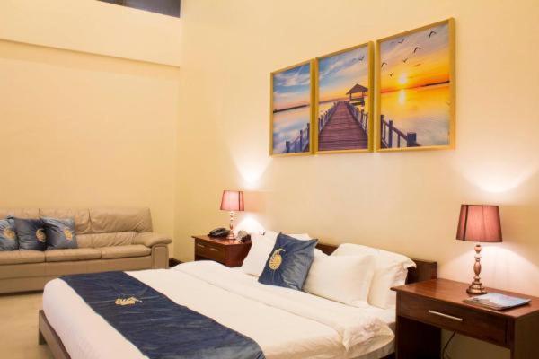 هتل Costa Palawan Resort