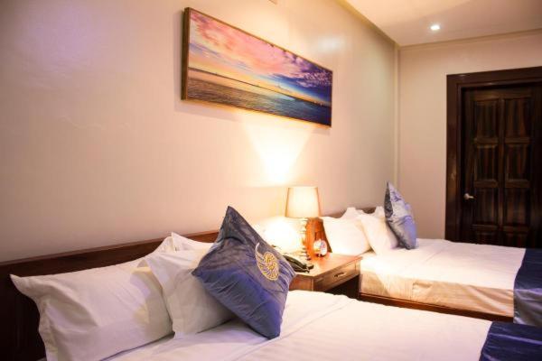 هتل Costa Palawan Resort