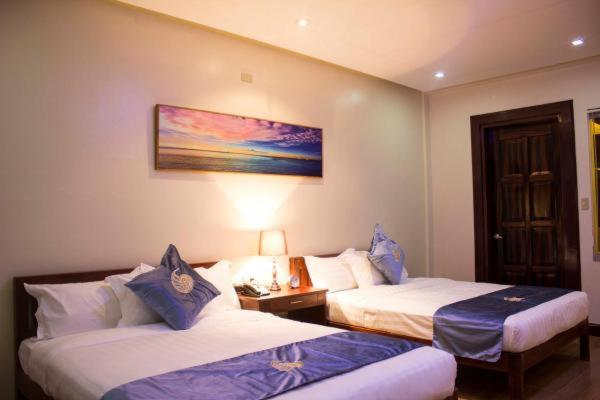 هتل Costa Palawan Resort