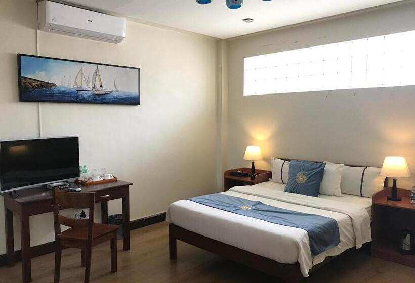 هتل Costa Palawan Resort