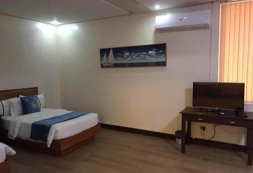 هتل Costa Palawan Resort